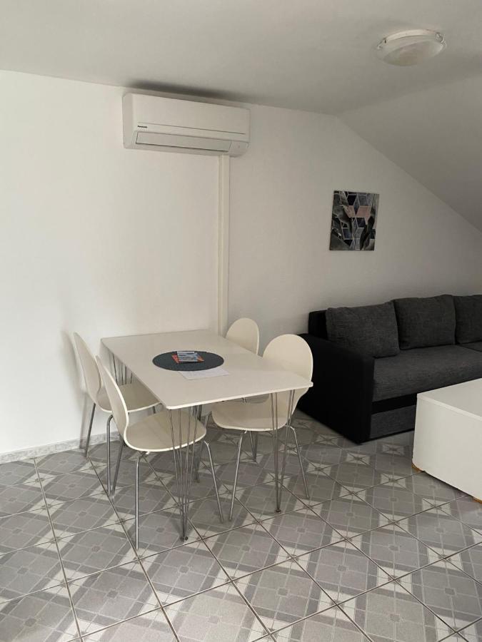 Charlotte Apartment Orebic